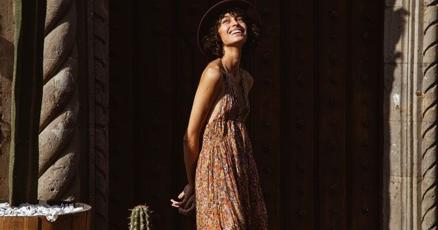 Key Differences Between A Dress And A Gown Everyone Should Know About | Fashion | finehomesandliving.com Key Differences Between A Dress And A Gown Everyone Should Know About | Fashion | finehomesandliving.com