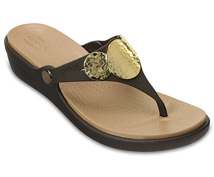 6 Beach Friendly Flip Flops