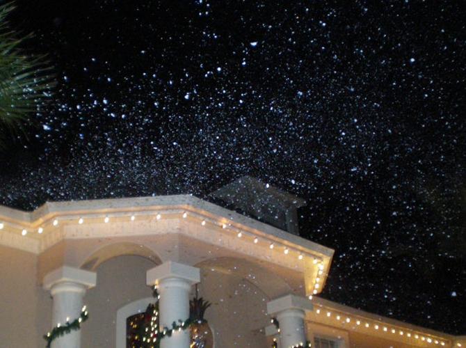 How to Make Your Christmas Lights Display the Best in the Neighborhood