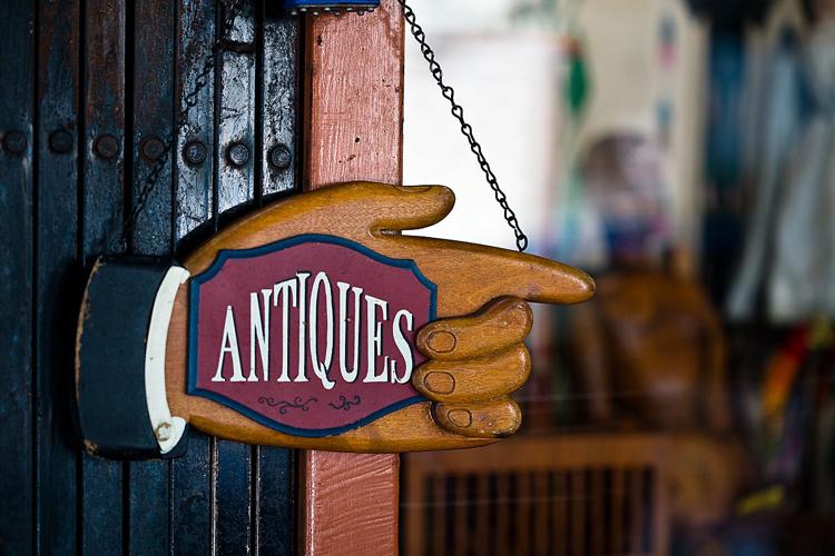 Decorating Ideas with Antique Furniture