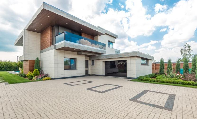 Is a Travertine Driveway Worth It for South Florida Homes?