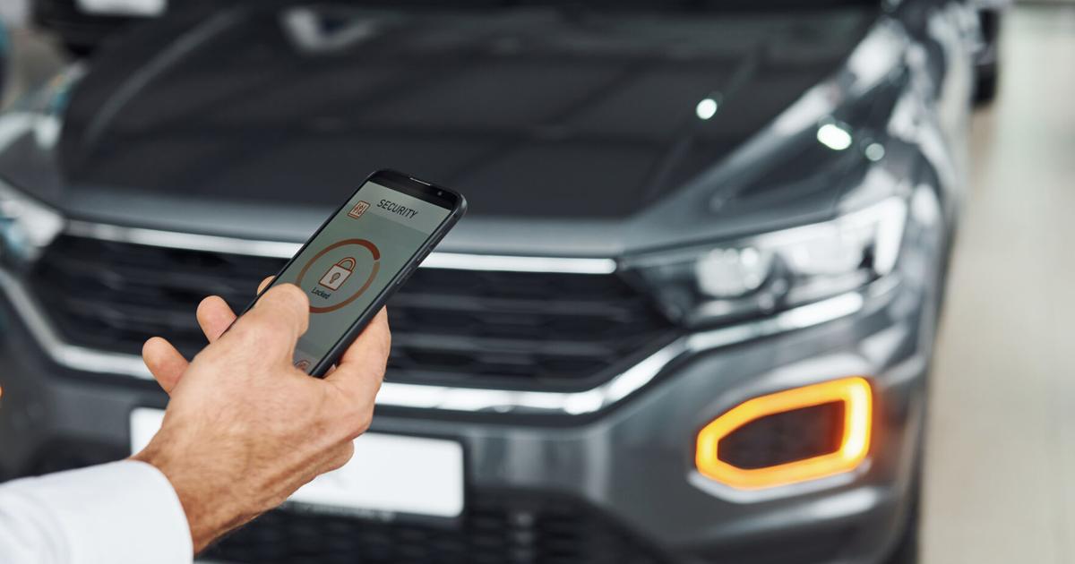A closer look at Smartwatches Keyless Entry System Integration