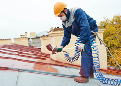 How Professionals Help Pick the Right Color and Finish for a Metal Roof