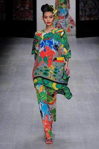 Seeking Fashion Inspiration In The Skies: Bird Motifs