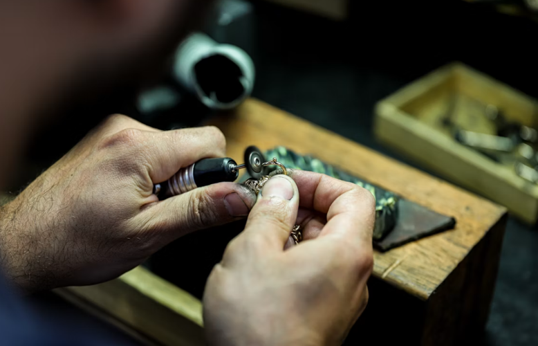 OEM vs ODM Jewelry Manufacturing: What Brand Owners Should Know