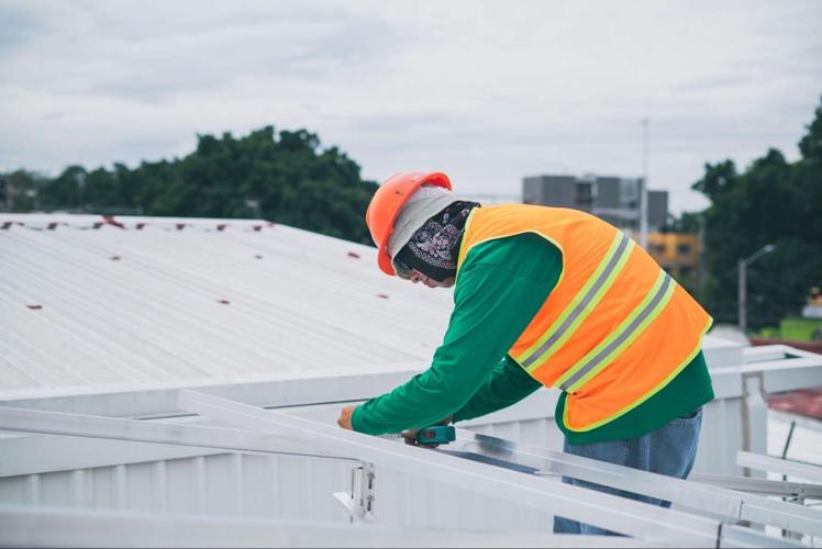 6 Top-Rated Standing Seam Metal Roof Installers to Call in Florida (2026)