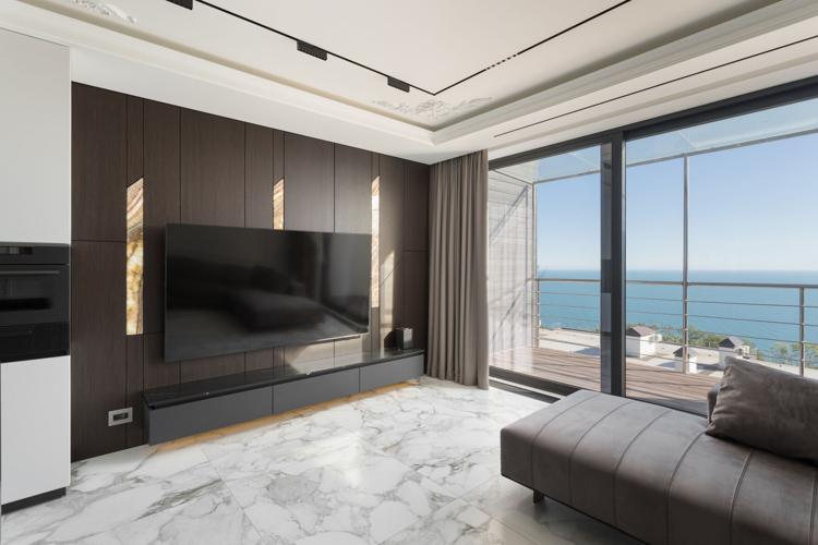 Modern Minimalism Meets Classical Detailing in A Apartment by SOIA Design