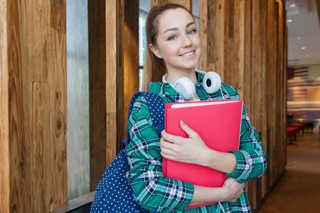 Back-to-School Fashion: Mixing and Matching Essentials