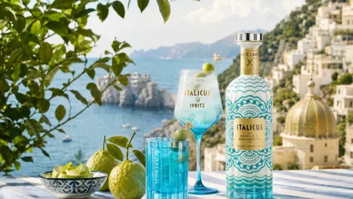 ITALICUS DECIMO anniversary bottle and Spritz overlooking the Amalfi Coast