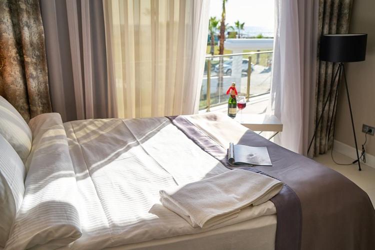 How to Make Your Bed Like a Hotel Bed