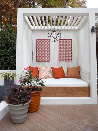 4 Chic Styles of Outdoor Lounge Seating