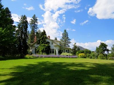 How To Landscape Your Business When You Live In An Arid Area