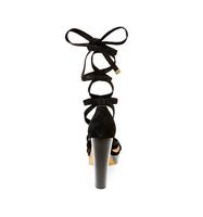 Steve Madden Brings Style to Summer