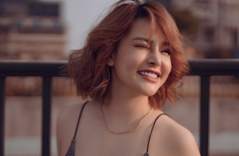 Effortless Elegance: How to Achieve a Chic Hairstyle in Minutes