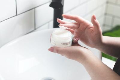 What's Trending in Face Moisturizers for Dry Skin: A 2024 Update
