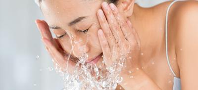 Charcoal Face Wash for Pollution-Damaged Skin