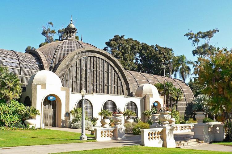 5 Spontaneous Daytime Date Ideas To Try Right Now