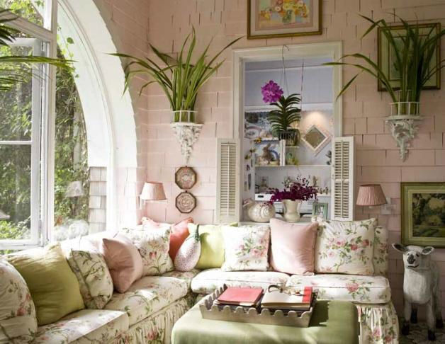 Floral Design Takes Luxe Decor