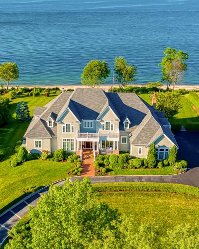 WILLIAM RAVEIS’ SUMMER LUXURY PROPERTIES DIGITAL MAGAZINE IS HERE