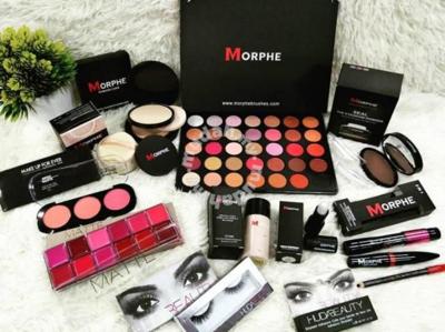 Cosmetic Review Eyeshadows and Brushes