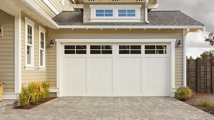 What to Know Before Replacing the Garage Door on a Southern California Home