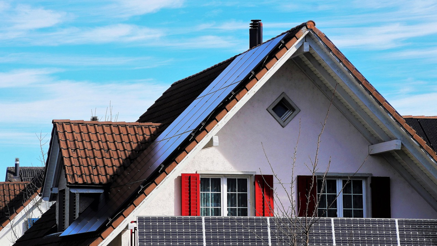 Simple Maintenance Tips for a Long-Lasting Roof