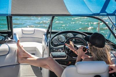 Wave of Joy: Tips for Family Bonding and Safety on the Water