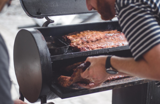 The Backyard BBQ Upgrade for Dads Who Think They’re Pitmasters
