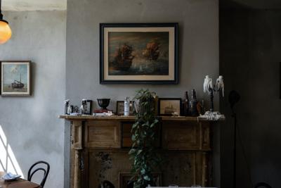 Oil paintings like this can be incorporated into home design