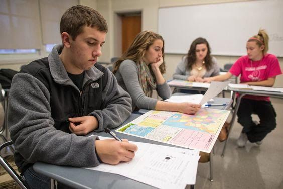 9 Things you need to tell your daughter about Mean Girls