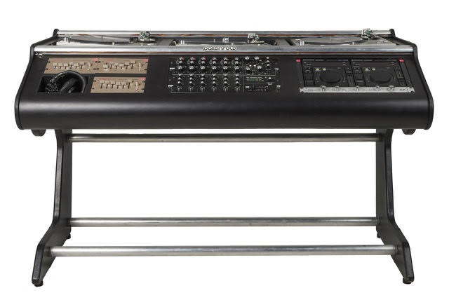 A Night of Iconic Music and Rare Collectibles