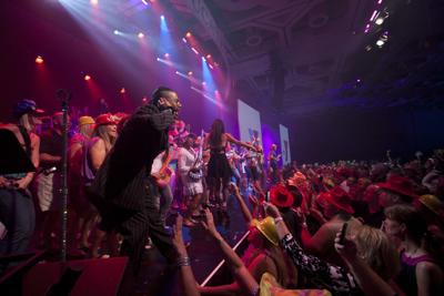 Wayne Foster Entertainment Brings Life to the Party