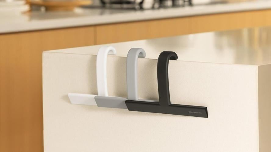 JustHang Compact Squeegee: More Control for Easier Daily Shower Cleaning