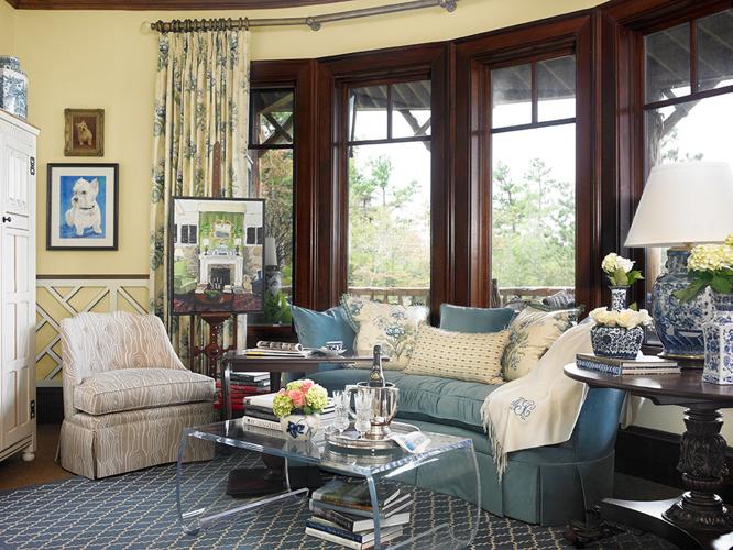 Decorating Ideas with Antique Furniture