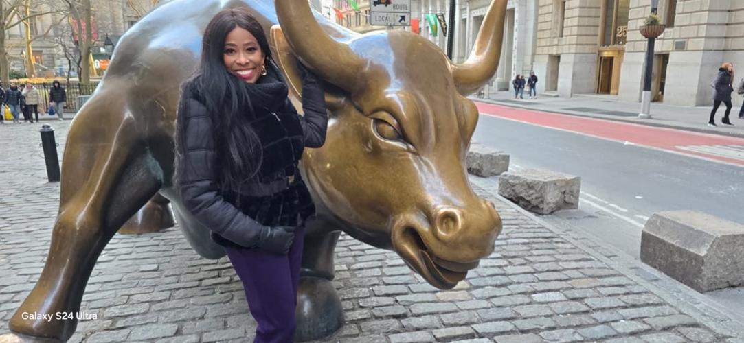 Raquel Peregrin Takes the Financial World by Storm