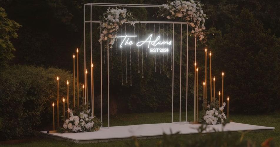 Custom Wedding Neon Signs: How Gen Z Couples Create Meaningful Centerpieces