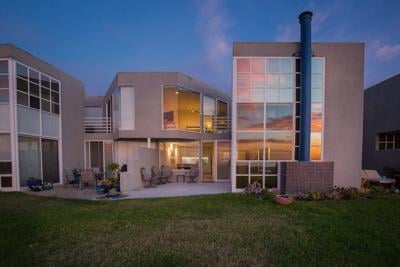 Century-Old Design Continues to Define California’s Coastal Architecture