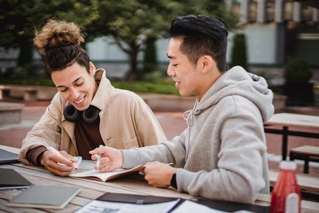 What are the main secrets of essay writing?