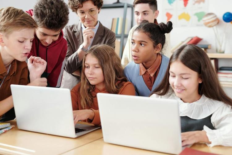 Children play a learning game in the classroom