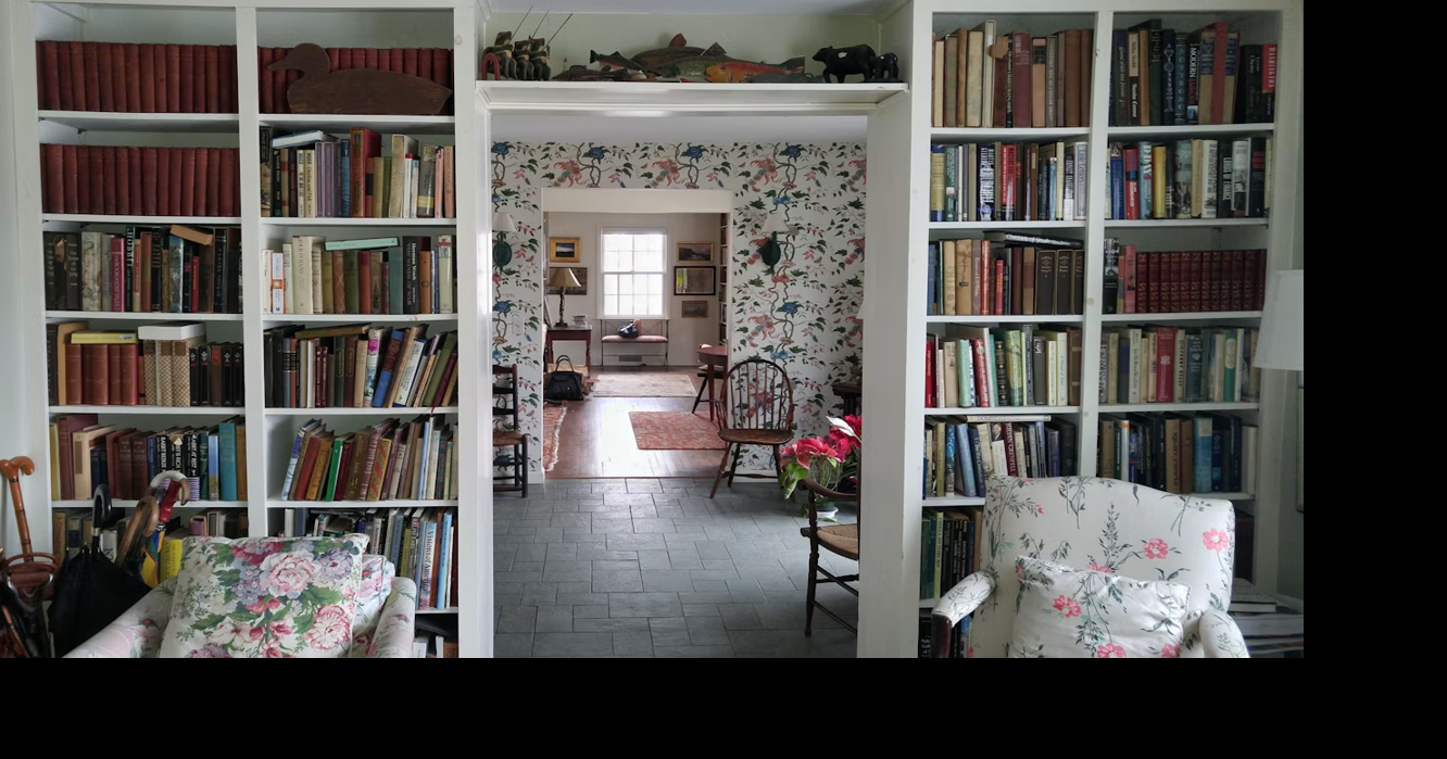 How to Decorate a Home Library with Classic Poetry | Home Design ...