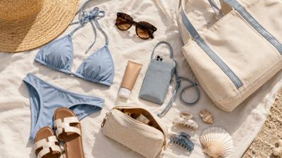 10 Must Have Beach Accessories