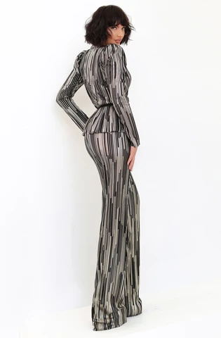 We Have Learned Some Evergreen Fashion Lessons From Rihanna!