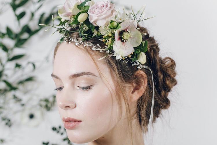 Lovely Wedding Accessories to Make Everyone Shine