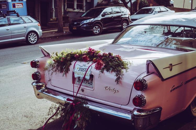 Wedding Day Etiquette: How Much Should You Tip Your Limousine Driver?