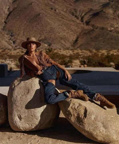 Sculpted by Sunlight: Summer Styles with a Luxe Twist