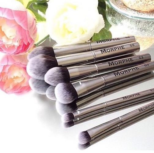 Cosmetic Review Eyeshadows and Brushes