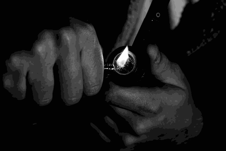 Key Benefits of Using Water Pipes for Smoking Compared to Traditional Smoking Methods