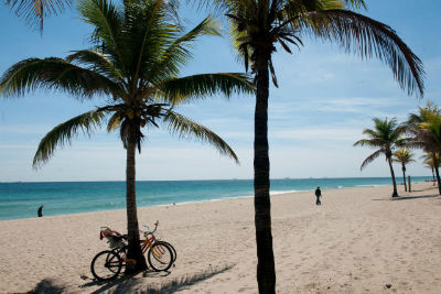 Florida's Palm Beach County Attracts Wealthy for Business and Pleasure
