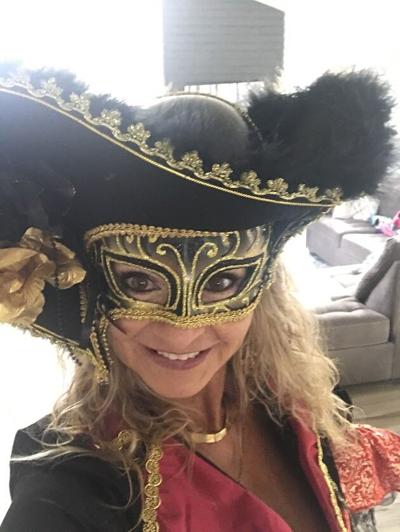 Funny Halloween costumes - Heather Winfield in a pirate costume