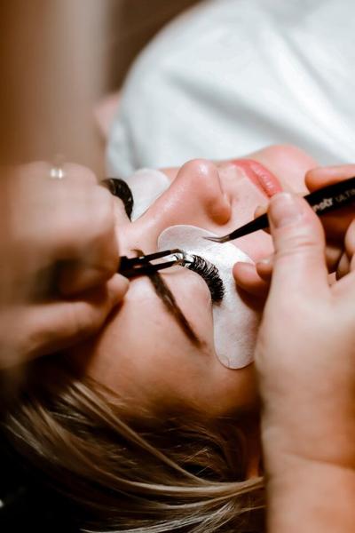Tips to Applying Eyelash Extensions in No Time